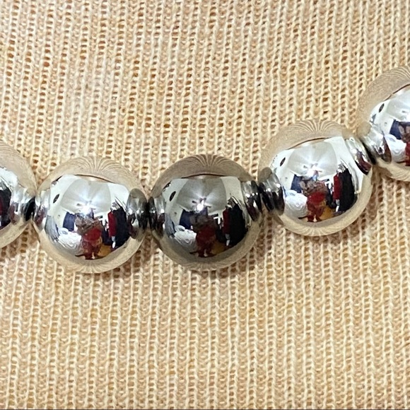 Paparazzi Silvertone Large Bead Necklace and Earring Set - Picture 2 of 6